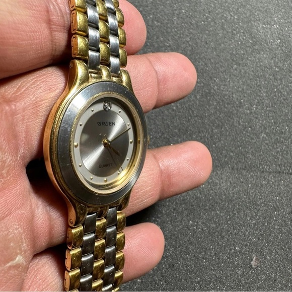 Gruen Ladies Quartz Watch WR Silver/Gold Tone Working Diamond Accent 223-VX51 - Picture 4 of 10